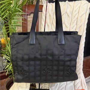 CHANEL Travel Ligne 6 Series Black Quilted Tote Bag
